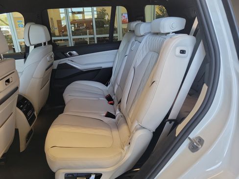 New 2026 BMW X7 M60i image 27