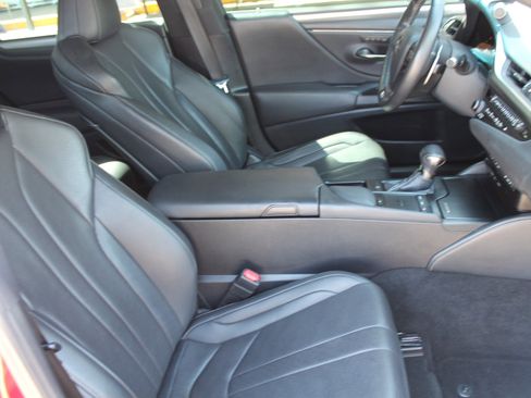 Used 2019 Lexus ES 350 F Sport w/ Accessory Package 2 FWD image 21