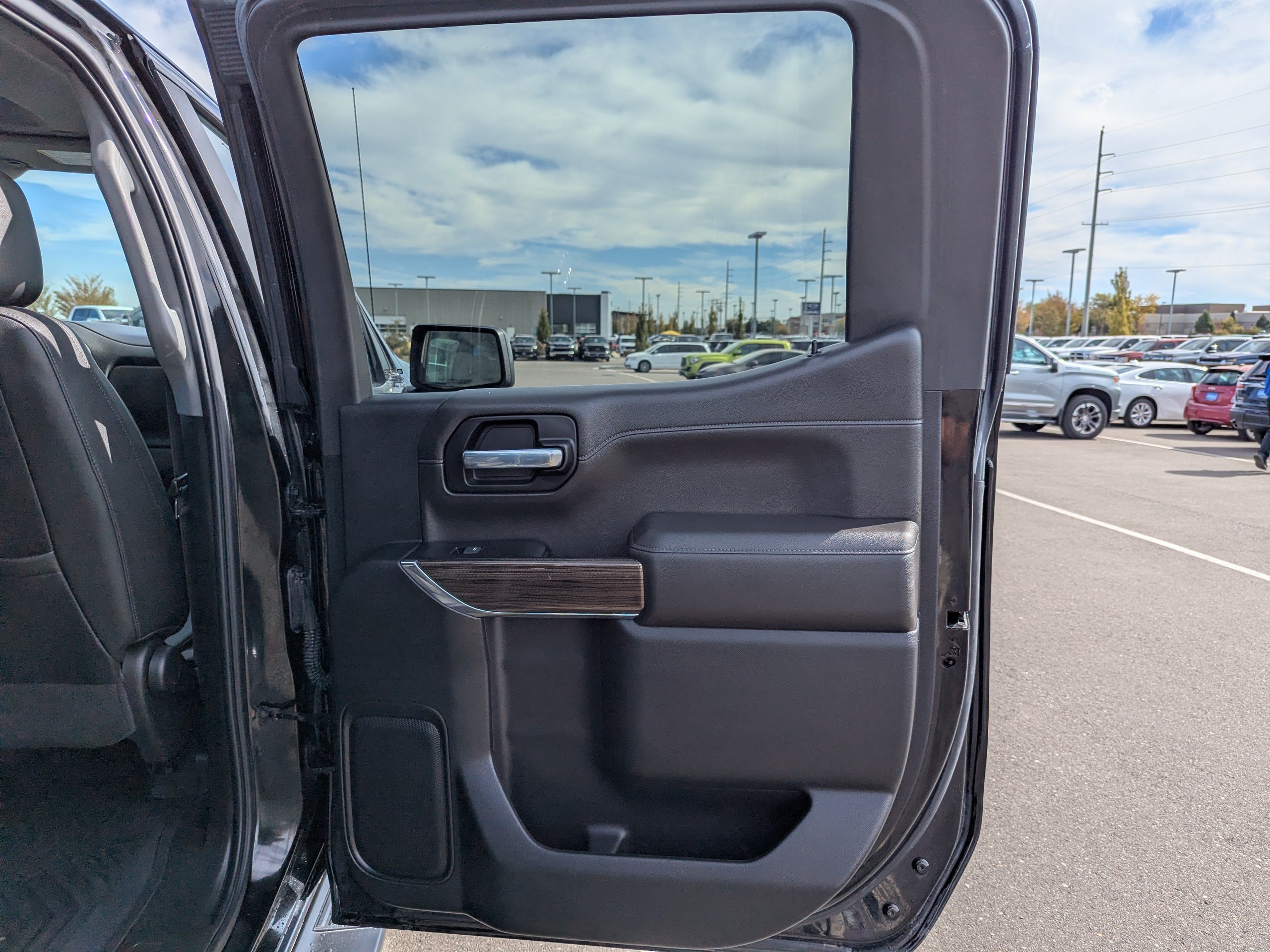 Certified 2022 Chevrolet Silverado 1500 RST w/ All Star Edition Plus AWD/4WD image 40