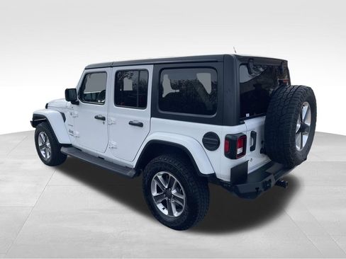 Used 2019 Jeep Wrangler Unlimited Sahara image 5