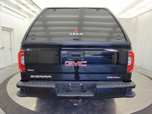Used 2018 GMC Sierra 1500 Denali AWD/4WD image 23