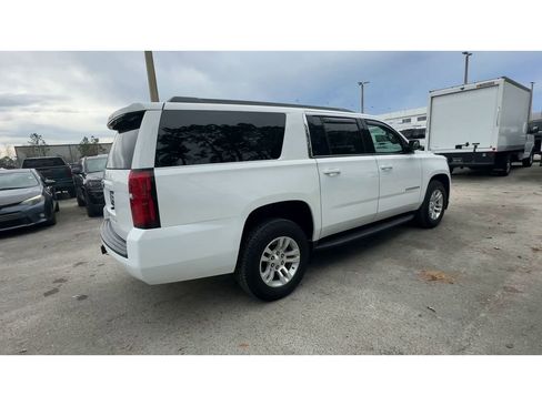 Used 2019 Chevrolet Suburban LT image 8