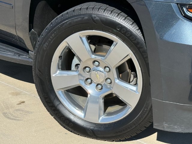 Used 2019 Chevrolet Suburban LS w/ All-Season Package RWD image 2