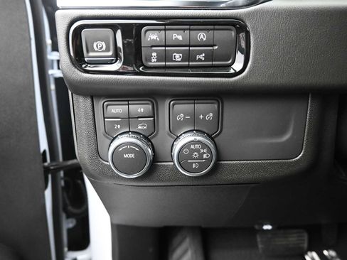 New 2026 GMC Yukon XL Denali w/ Sun & Power Step Package image 11