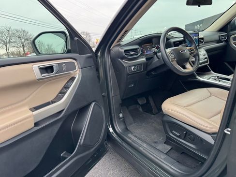 Used 2022 Ford Explorer XLT w/ Equipment Group 202A image 14