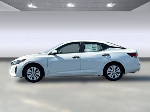 Used 2025 Nissan Sentra S image 2