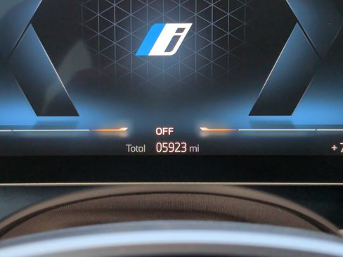 Used 2026 BMW i5 eDrive40 RWD image 16