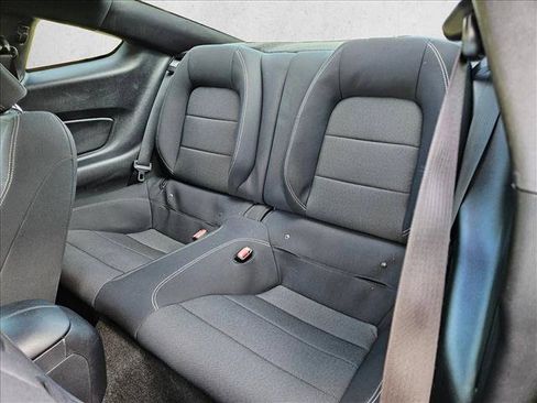 Used 2017 Ford Mustang Coupe RWD image 17