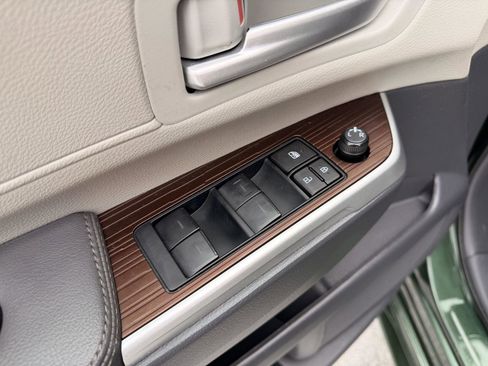 Used 2024 Toyota Sienna XLE image 14