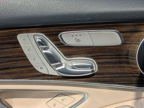 Used 2021 Mercedes-Benz GLC 300 GLC 300 image 20