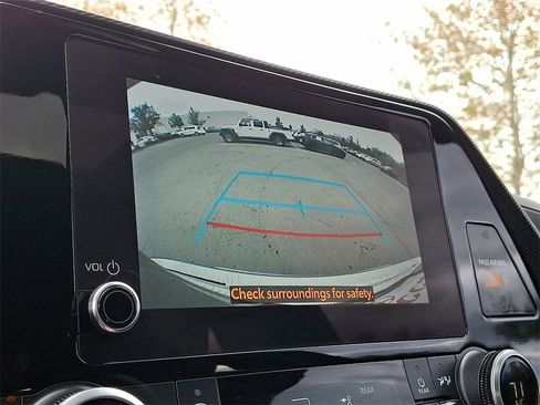 Used 2023 Toyota Highlander XSE image 3