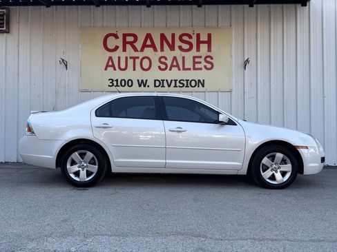 Used 2009 Ford Fusion SE image 2
