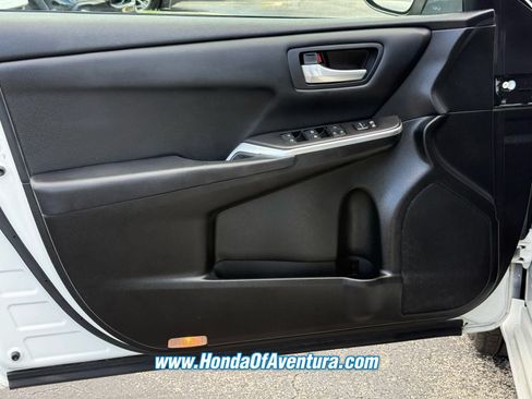 Used 2017 Toyota Camry SE FWD image 26