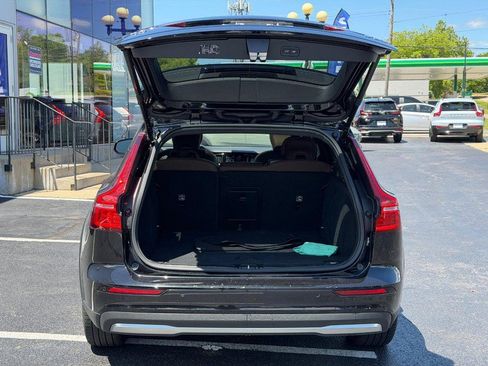 Certified 2025 Volvo V60 B5 Cross Country Plus AWD/4WD image 5