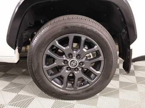 Used 2024 Toyota Sequoia Platinum AWD/4WD image 20