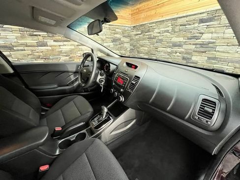 Used 2017 Kia Forte LX FWD image 15