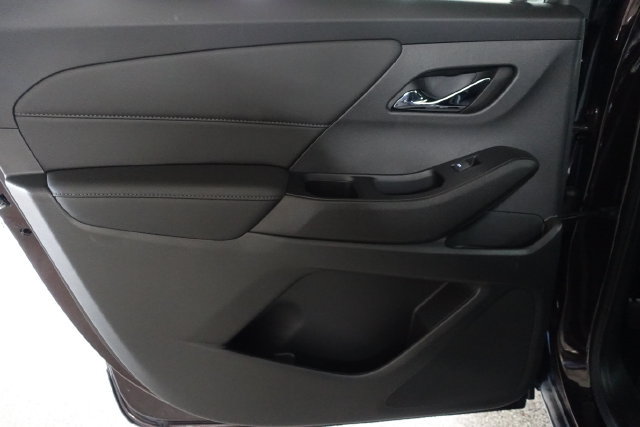 Used 2023 Chevrolet Traverse LT FWD image 19