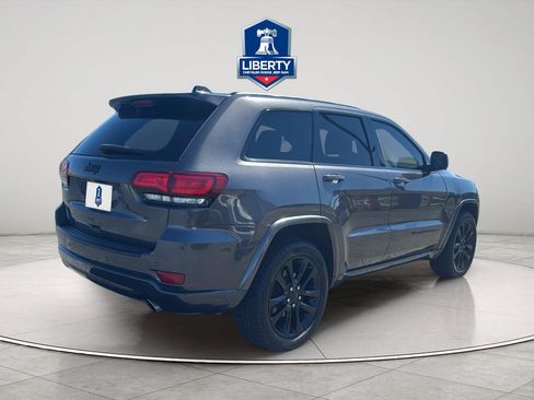 Certified 2018 Jeep Grand Cherokee Altitude AWD/4WD image 10