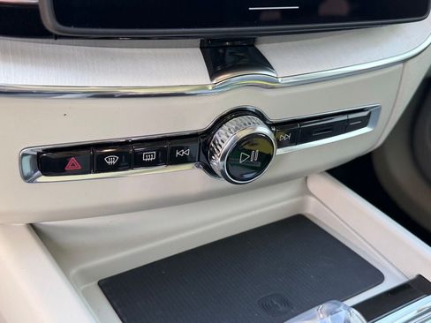 New 2026 Volvo XC60 T8 Ultra w/ Protection Package Premier AWD/4WD image 16