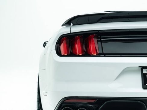 Used 2016 Ford Mustang Shelby GT350 w/ Technology Package RWD image 17