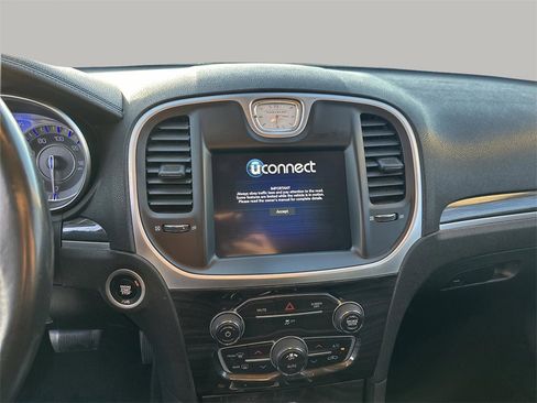 Used 2019 Chrysler 300 Touring w/ Sport Appearance Package image 14