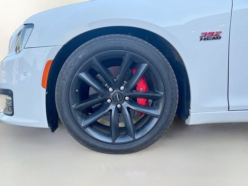 Used 2023 Chrysler 300 C RWD image 33