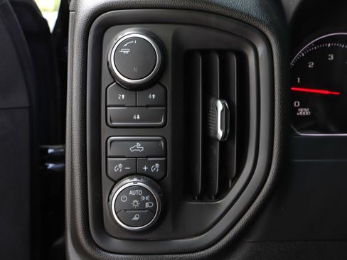 Used 2022 Chevrolet Silverado 2500 Custom w/ Custom Value Package AWD/4WD image 20