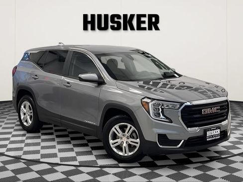 Certified 2024 GMC Terrain SLE FWD image 1