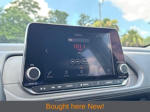 Used 2025 Nissan Rogue SV FWD image 13