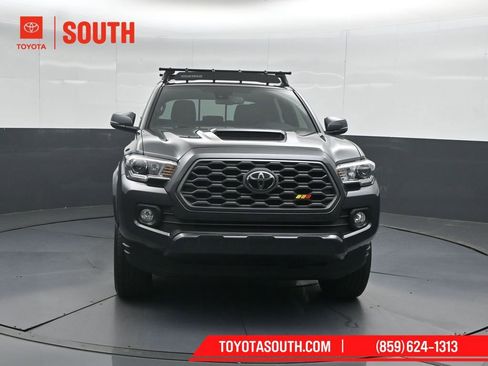 Used 2022 Toyota Tacoma TRD Sport image 5