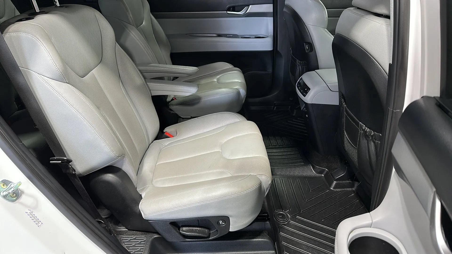 Used 2021 Hyundai Palisade SEL w/ Premium Package AWD/4WD image 19