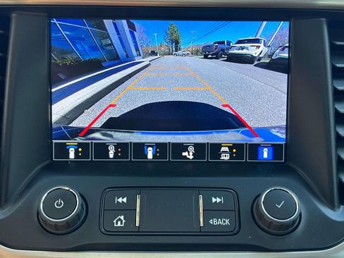 Used 2022 GMC Acadia Denali w/ Denali Ultimate Package AWD/4WD image 23