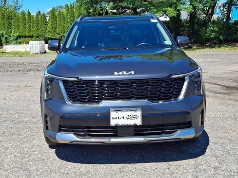 Used 2024 Kia Sorento S w/ Panoramic Sunroof Package FWD image 2