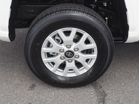 New 2026 Toyota Tacoma SR5 w/ SR5 Upgrade Package image 6