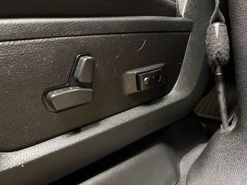 Used 2024 RAM 2500 Big Horn w/ Sport Appearance Package image 13