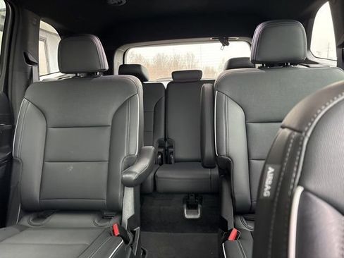 Used 2025 Buick Enclave Preferred AWD/4WD image 14