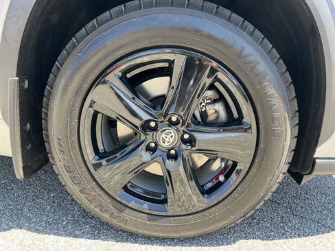 Certified 2024 Toyota Highlander LE image 25