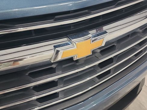 Used 2025 Chevrolet Traverse LT image 9