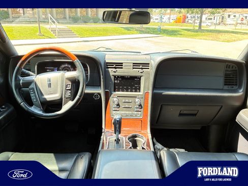 Used 2017 Lincoln Navigator Select AWD/4WD image 20