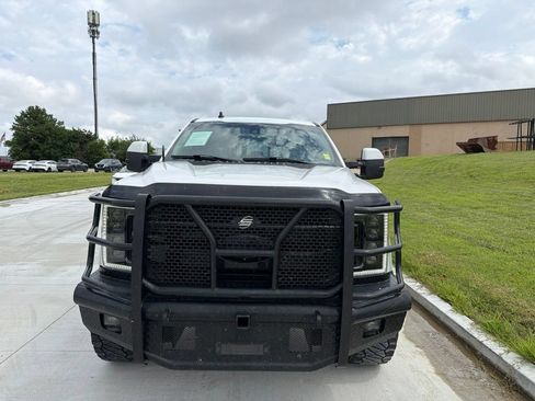 Used 2019 Ford F250 Lariat w/ Lariat Ultimate Package AWD/4WD image 2