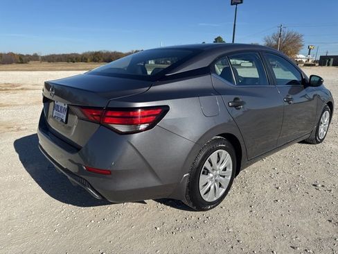 Used 2024 Nissan Sentra S image 6