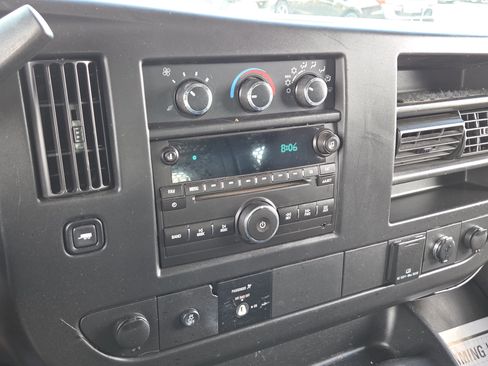 Used 2015 GMC Savana 2500 RWD image 12