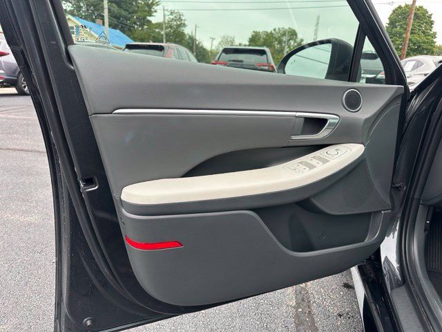 Used 2022 Hyundai Sonata SEL w/ Convenience Package FWD image 14
