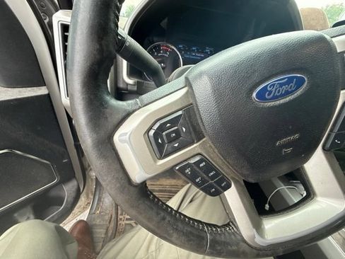 Used 2019 Ford F250 Lariat w/ Lariat Ultimate Package AWD/4WD image 6