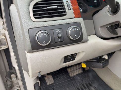 Used 2009 GMC Sierra 3500 SLT w/ SLT Convenience Package AWD/4WD image 20