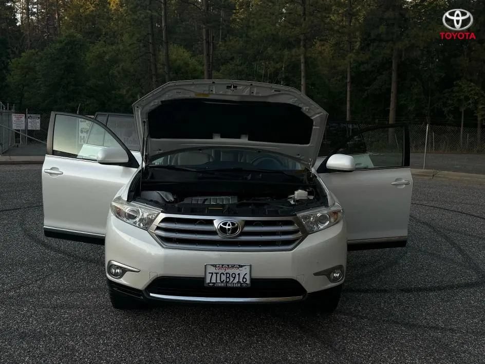 Used 2013 Toyota Highlander SE AWD/4WD image 25