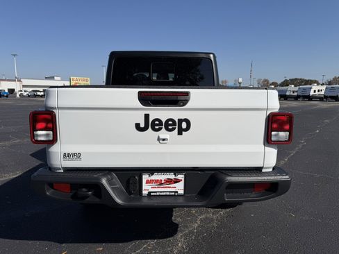 New 2026 Jeep Gladiator Sport AWD/4WD image 9