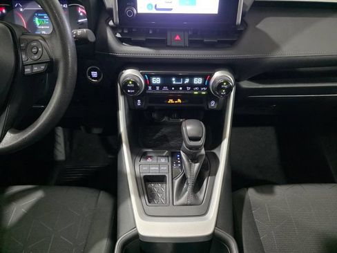 Used 2024 Toyota RAV4 XLE FWD image 20