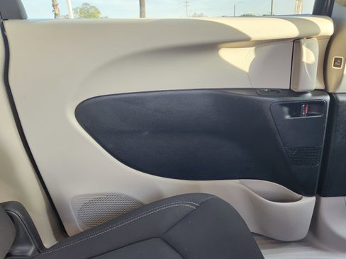 Used 2023 Chrysler Voyager LX image 48