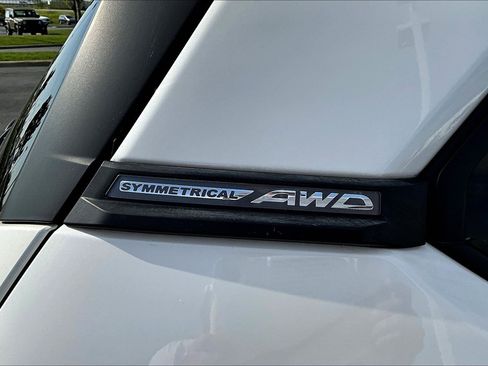 Used 2025 Subaru Forester Premium AWD/4WD image 31